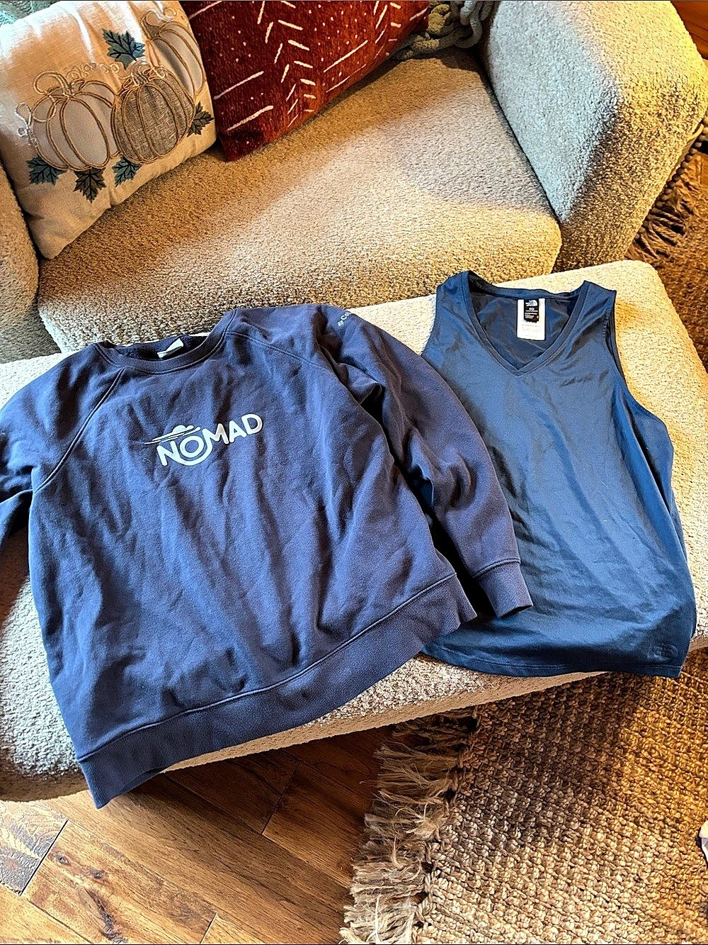Columbia NOMAD and Tje North Face Blue Sweatshirt & Tank